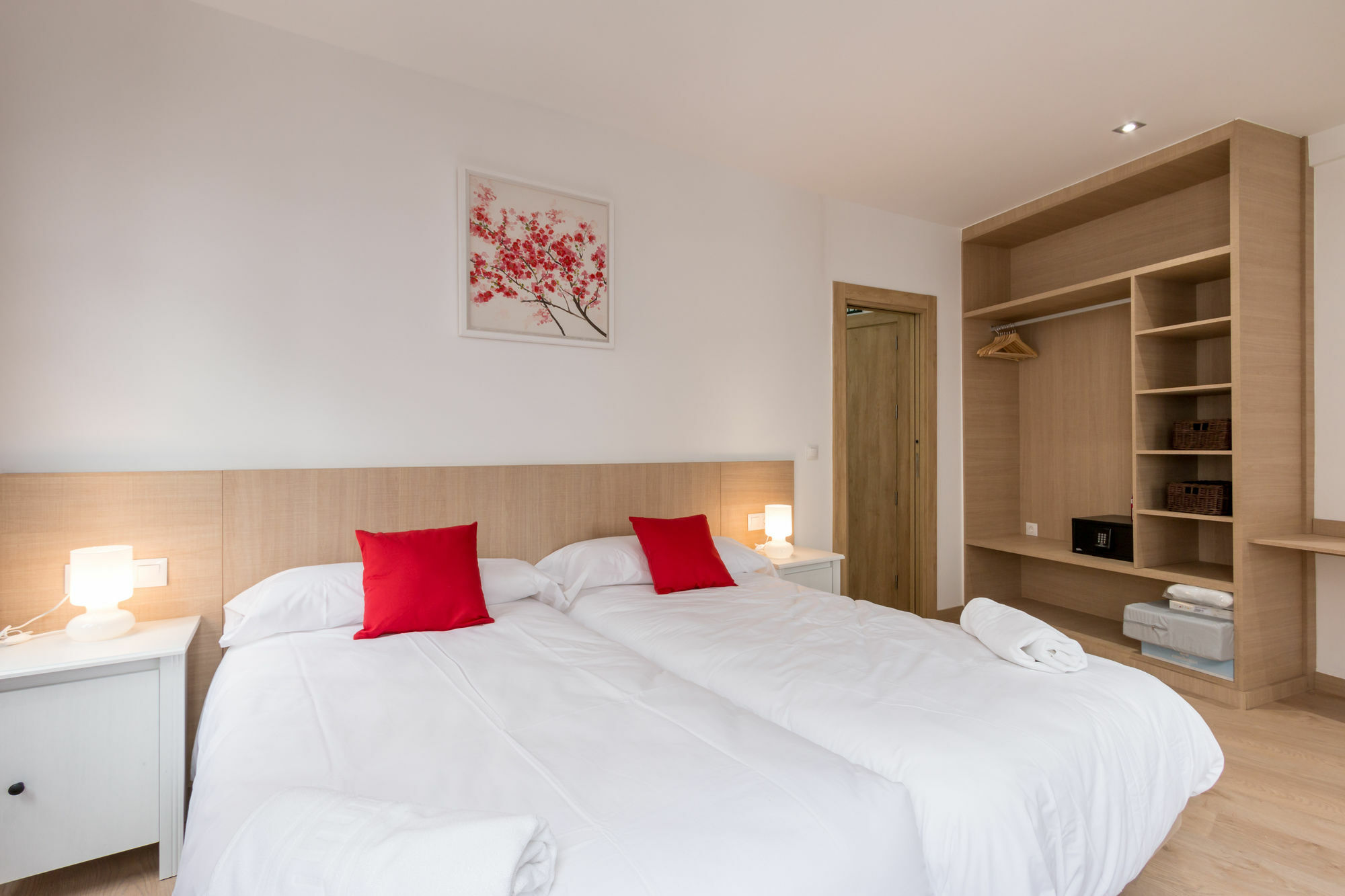 Apartamentos Puerta Nueva Granada Bagian luar foto